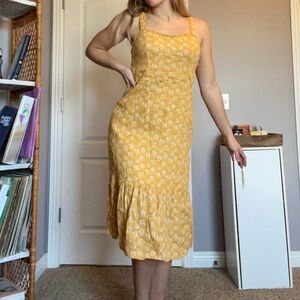 Cynthia Rowley Size 2 yellow maxi dress with flowers 100% linen